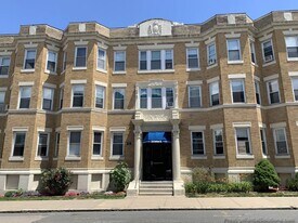 224 Kelton St in Boston, MA - Building Photo
