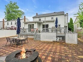 548 Birchwood Rd in Linden, NJ - Building Photo