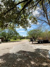 602 Massey Tompkins Rd in Baytown, TX - Building Photo - Building Photo