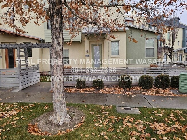 property at 11367 Oakmond Rd