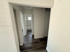 600 NW 23rd Pl-Unit -600 in Miami, FL - Building Photo - Building Photo