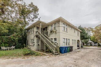 112 E Norwood Ct in San Antonio, TX - Building Photo - Building Photo