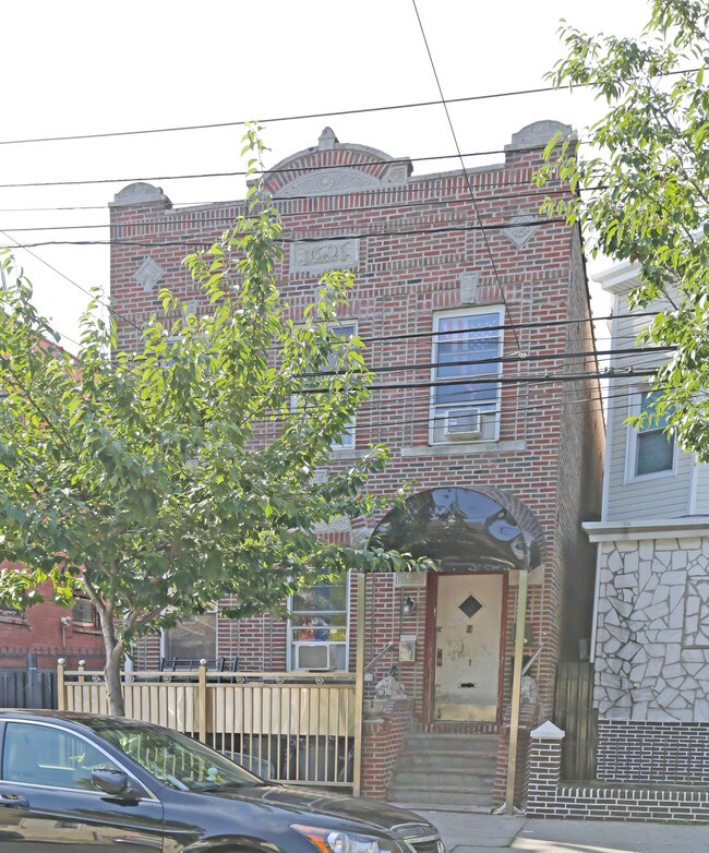 10434 37th Dr in Corona, NY - Building Photo - Building Photo