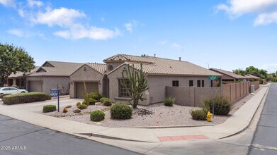 10831 E Sylvan Ave in Mesa, AZ - Building Photo - Building Photo