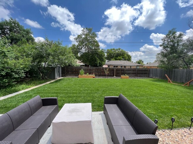 756 N Revere St in Aurora, CO - Foto de edificio - Building Photo