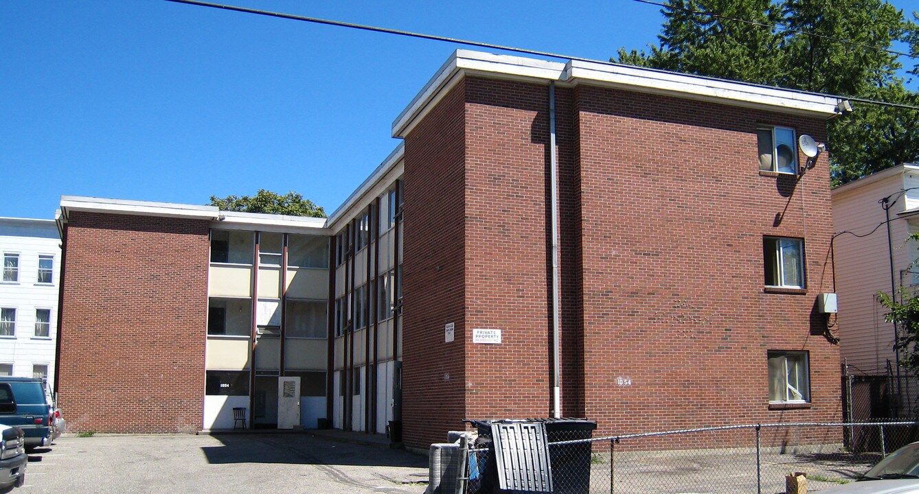 1054 Hancock in Bridgeport, CT - Building Photo