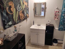 338 E 8th St, Unit A