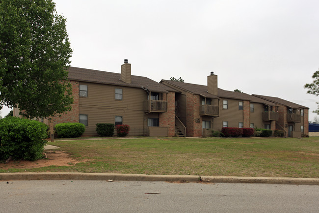 Apple Valley Apartments in Harrah, OK - Building Photo - Building Photo