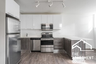 940 W Winona St in Chicago, IL - Building Photo