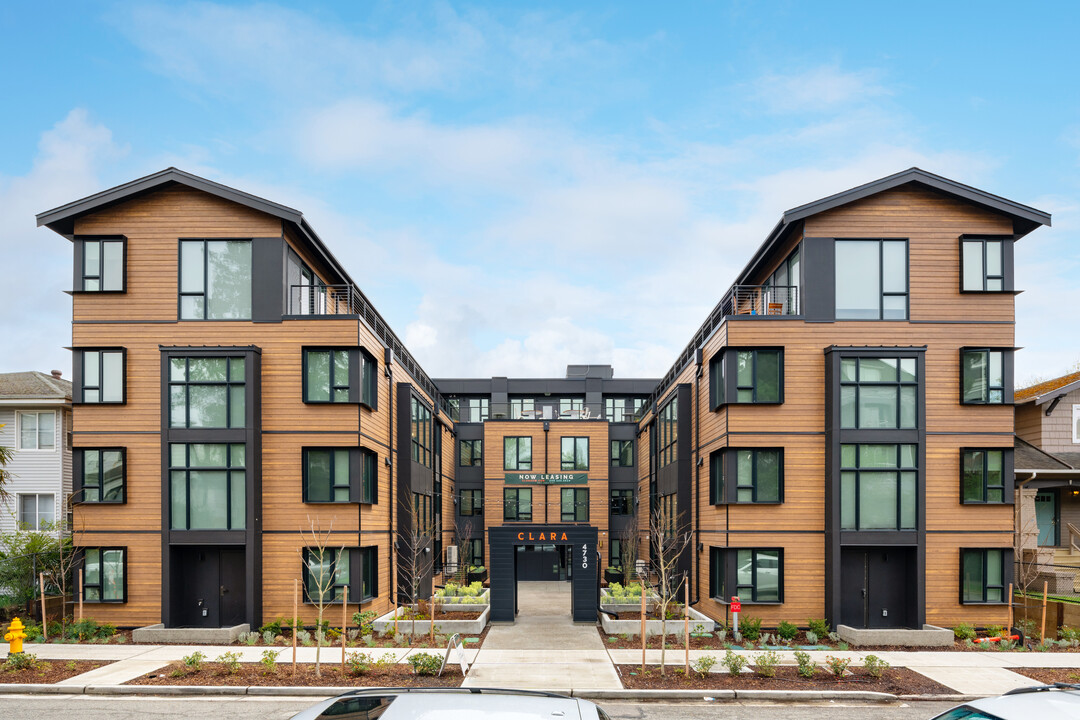 Clara Apartments in Seattle, WA - Building Photo