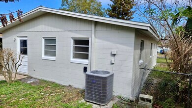 1436 Primrose Ln in Daytona Beach, FL - Building Photo - Building Photo
