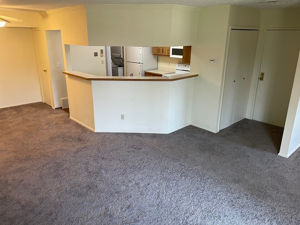 1150 Tollis Pky, Unit 314 in Broadview Heights, OH - Building Photo