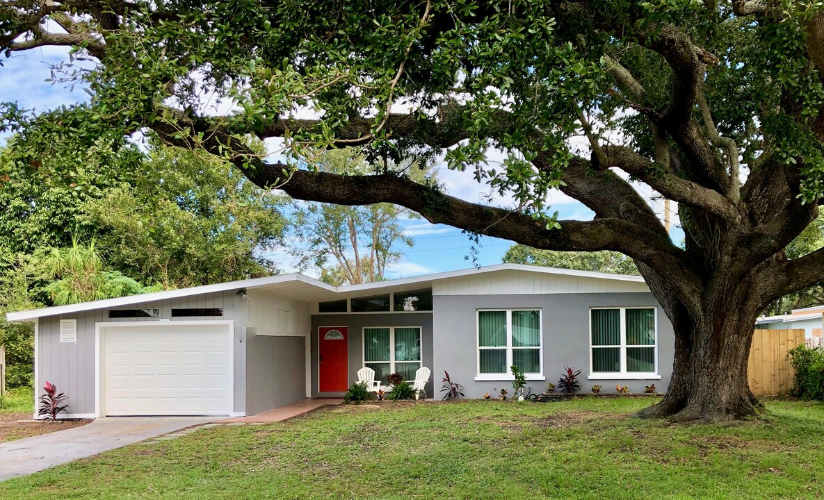 2921 Greenbriar St in Sarasota, FL - Building Photo