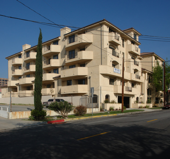 The Bellevue Pasadena in Pasadena, CA - Foto de edificio - Building Photo