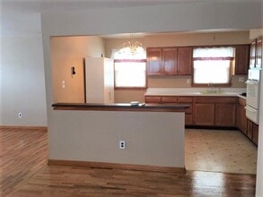 164 W 18th St-Unit -2 in Bayonne, NJ - Building Photo - Building Photo