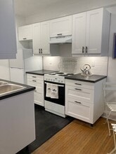 236 S Kingsway in Toronto, ON - Building Photo - Building Photo