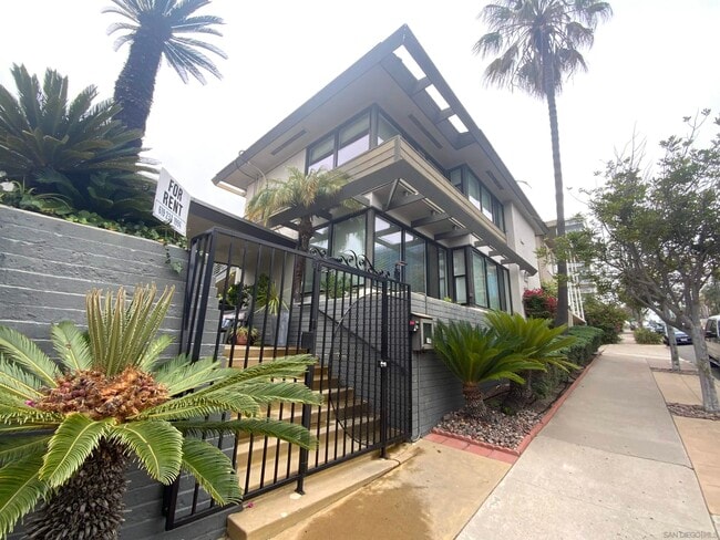 property at 126 W Maple St