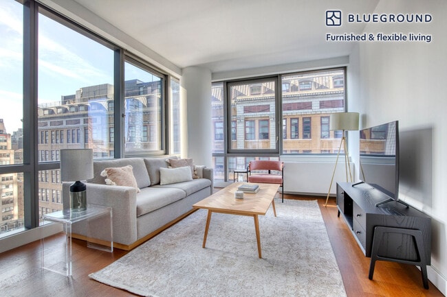 435 W 31st St