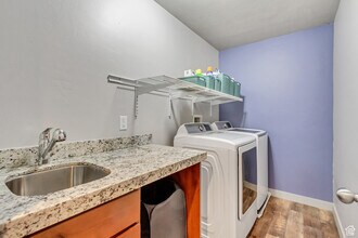 14409 S Oakfield Way in Herriman, UT - Building Photo - Building Photo