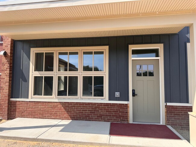 30 High St in Pembroke, NH - Building Photo - Building Photo