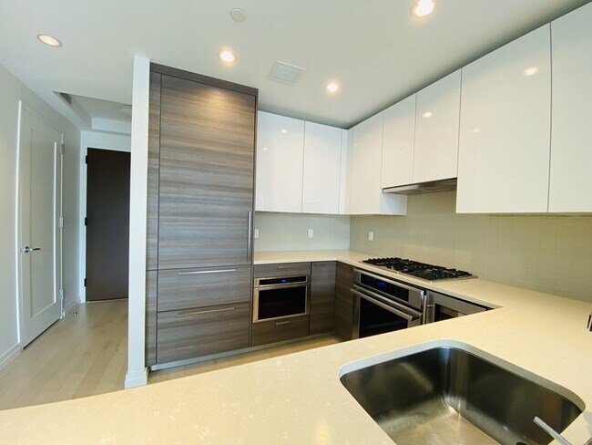property at 1 Franklin St
