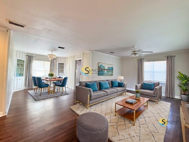 1438 Magnolia Cir W in Jacksonville, FL - Foto de edificio - Building Photo