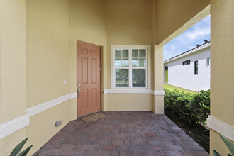 9249 SW Pepoli Way in Port St. Lucie, FL - Building Photo - Building Photo