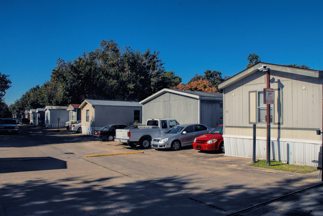 Meadows Mobile Home Park in Houston, TX - Building Photo