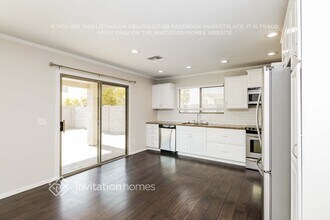 3642 E Constitution Dr in Gilbert, AZ - Foto de edificio - Building Photo
