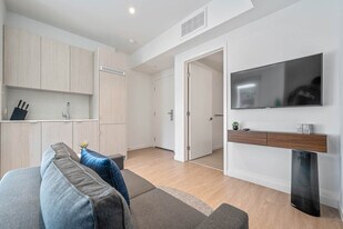 8820 Belford Ave in Los Angeles, CA - Building Photo