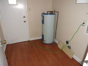 7020 Johnny Mercer Blvd in Savannah, GA - Building Photo - Building Photo