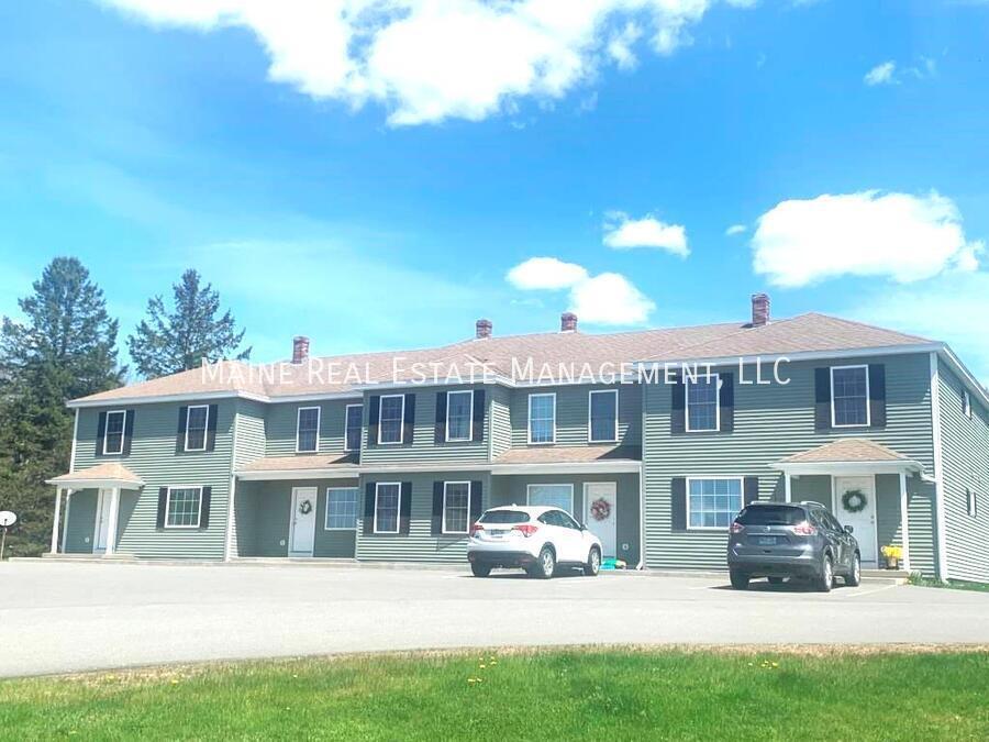 32 Emerson Mill Rd in Hampden, ME - Foto de edificio
