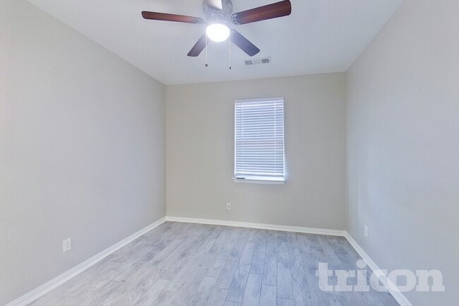 224 Iron Ore Trail in Fort Worth, TX - Foto de edificio - Building Photo