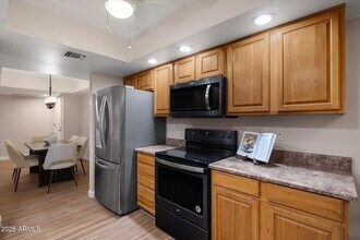12222 N Paradise Vlg Pkwy S in Phoenix, AZ - Building Photo - Building Photo