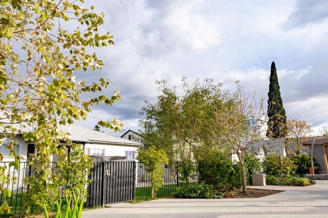 711 S 3rd St in Las Vegas, NV - Building Photo - Building Photo