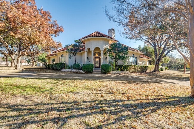 property at 104 S Warbler Way