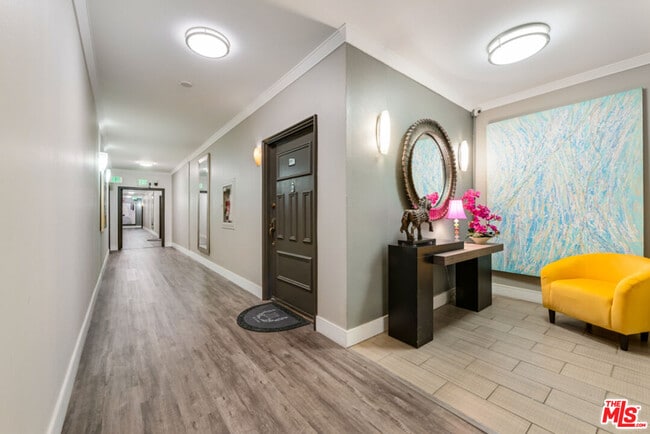 property at 1727 S Bentley Ave