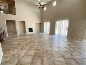 7244 White Bloom Ave in Las Vegas, NV - Building Photo - Building Photo