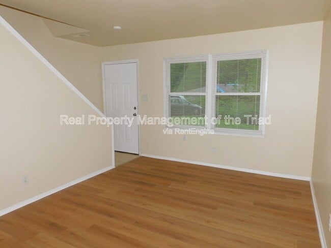 2405 E Florida St in Greensboro, NC - Building Photo - Building Photo