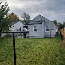 1015 Camden Ave in Louisville, KY - Building Photo - Building Photo