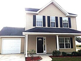 250 White St in Moncks Corner, SC - Building Photo