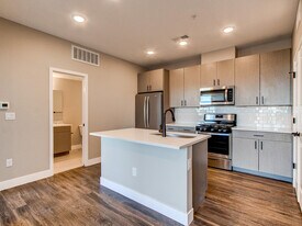 2729 W 28th Ave, Unit 415 in Denver, CO - Building Photo
