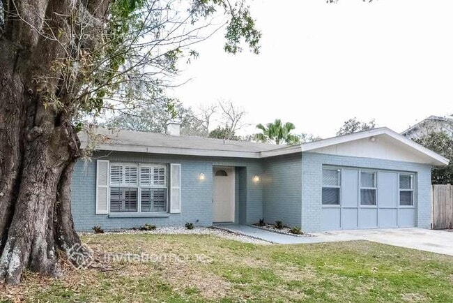 10217 N Pawnee Ave in Tampa, FL - Building Photo - Building Photo