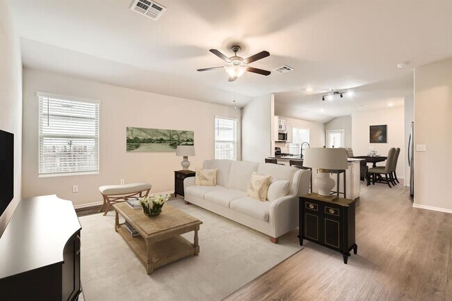10801 Dimitrios Dr in Austin, TX - Building Photo - Building Photo