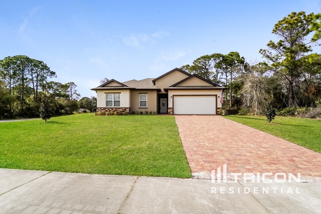 1439 N Salford Blvd in North Port, FL - Building Photo