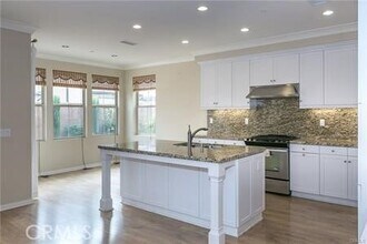 86 Rembrandt in Irvine, CA - Building Photo - Building Photo