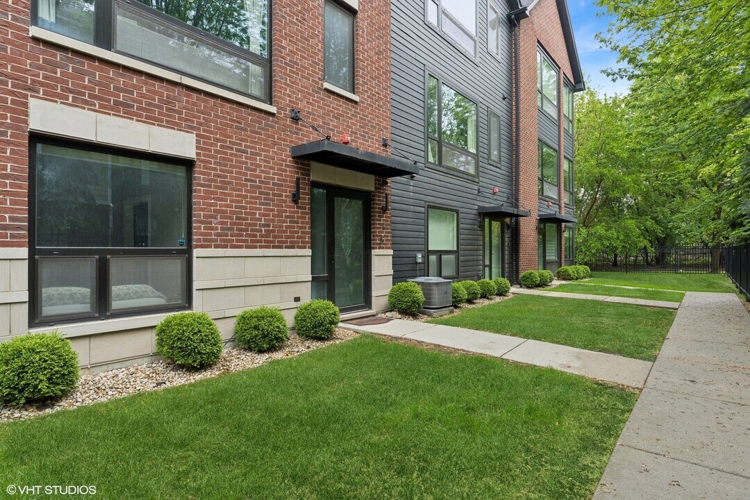 7771 Van Buren St in Forest Park, IL - Building Photo