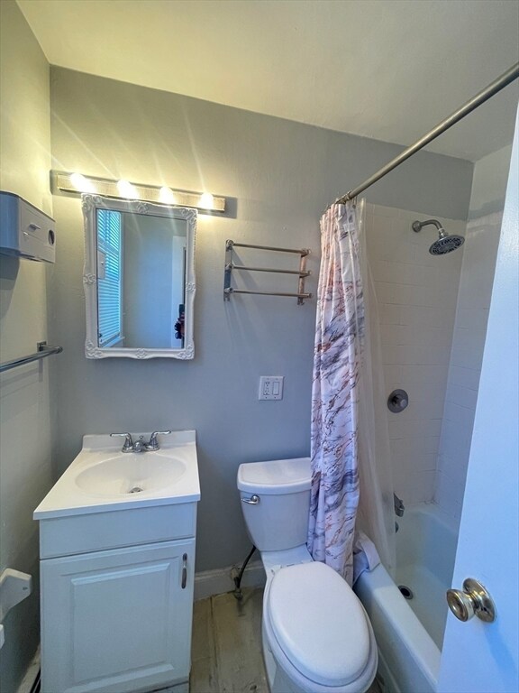21 Essex St in Saugus, MA - Building Photo - Building Photo