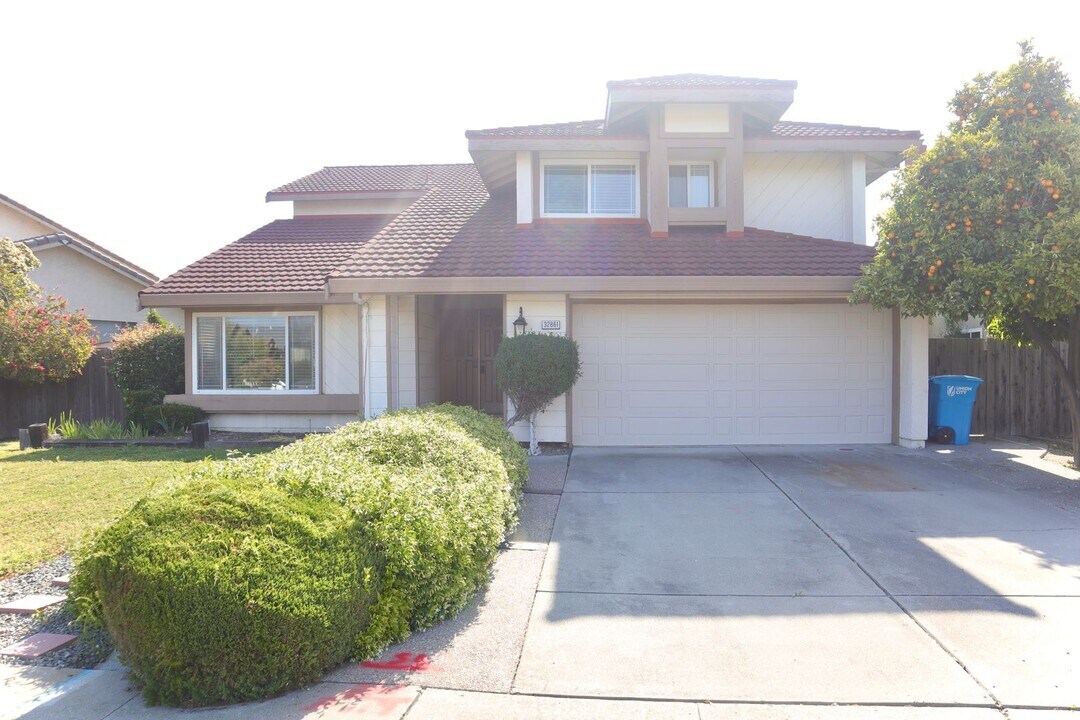 32861 Regents Blvd in Union City, CA - Building Photo