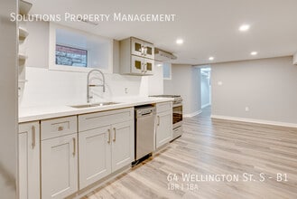 64 Wellington St S in Hamilton, ON - Building Photo - Building Photo